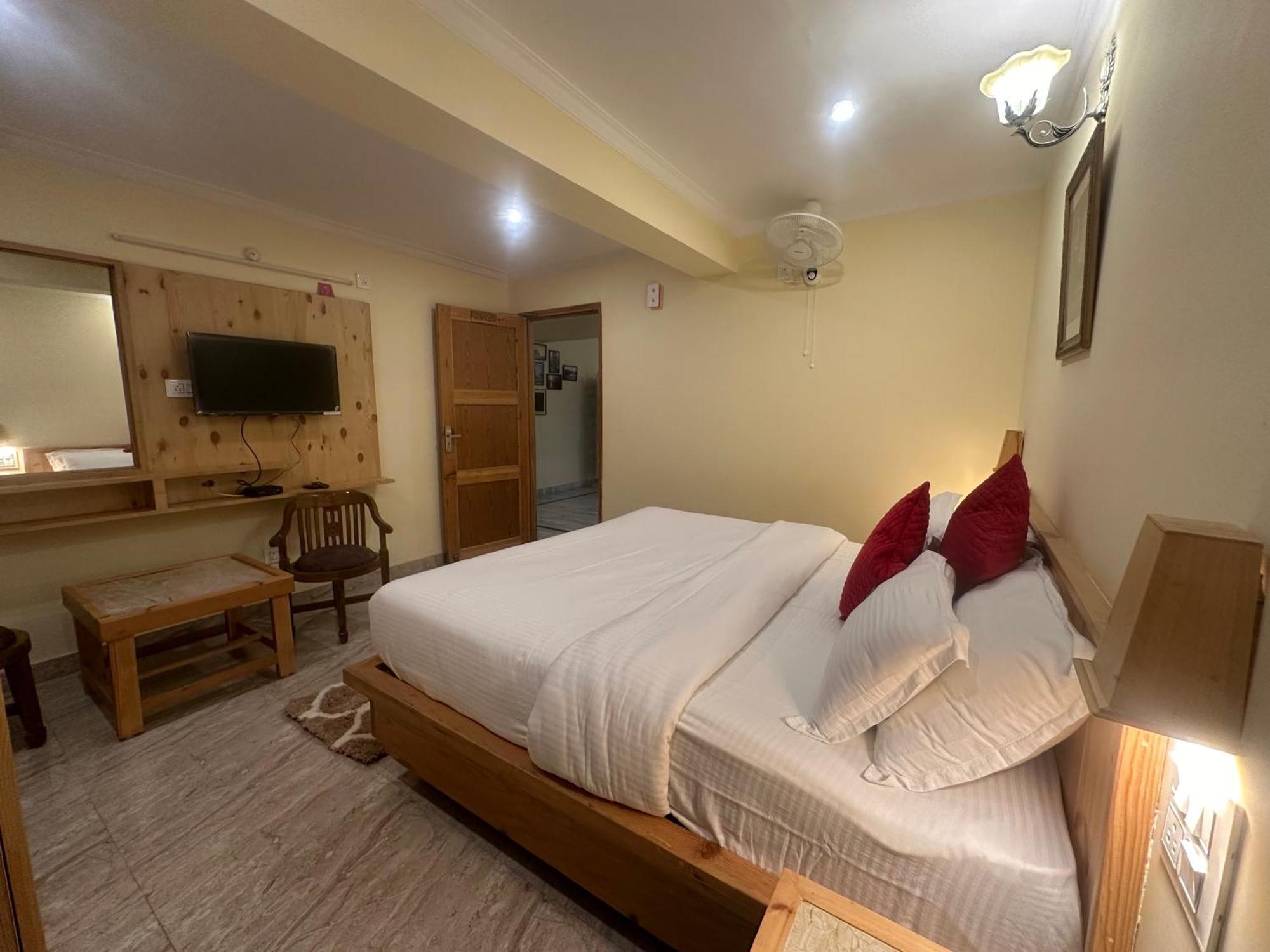 Highfield Villa Kanatal Luaran gambar