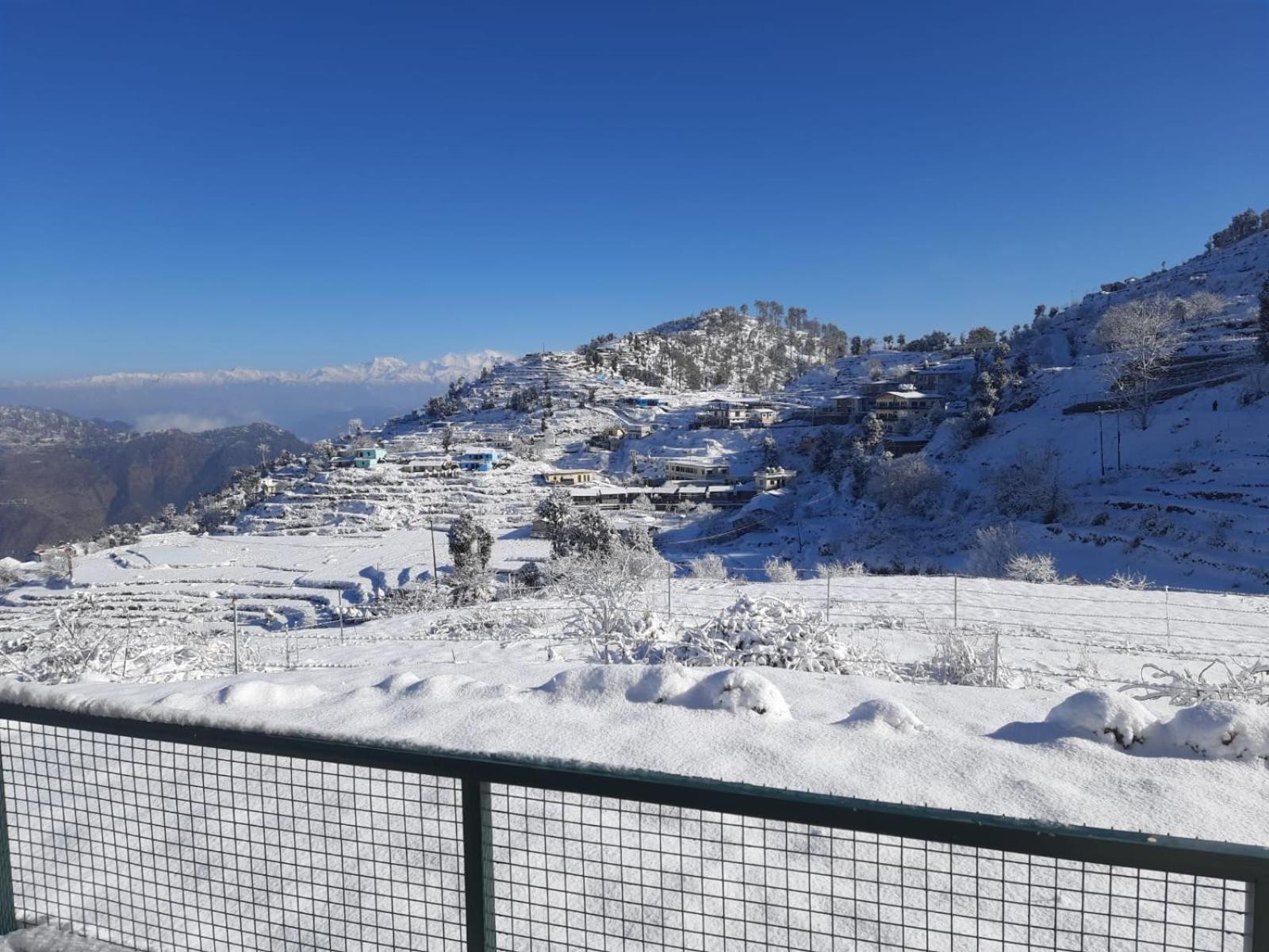 Highfield Villa Kanatal Luaran gambar
